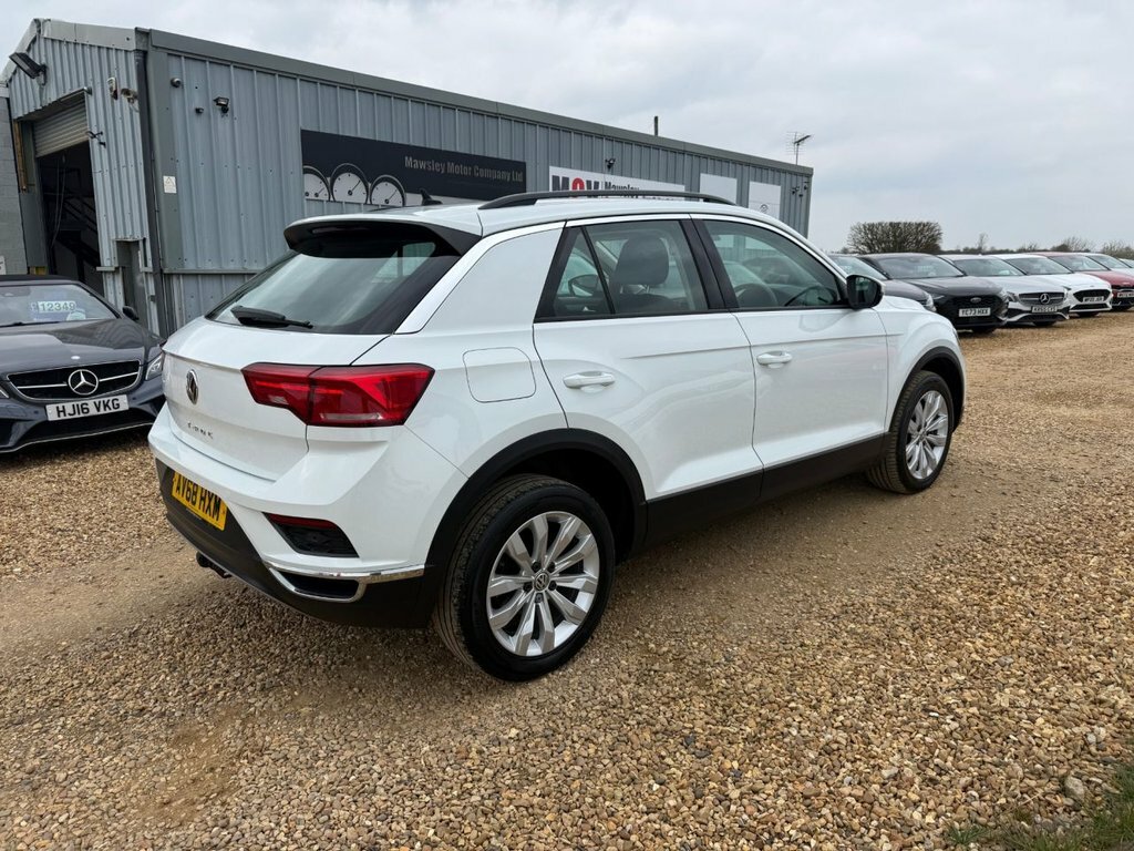 Volkswagen T-Roc 1.6L Se AV68HXM White #3