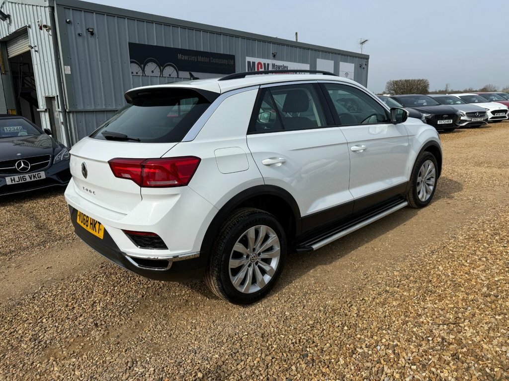 Volkswagen T-Roc 1.6L Se VO68HKT White #3