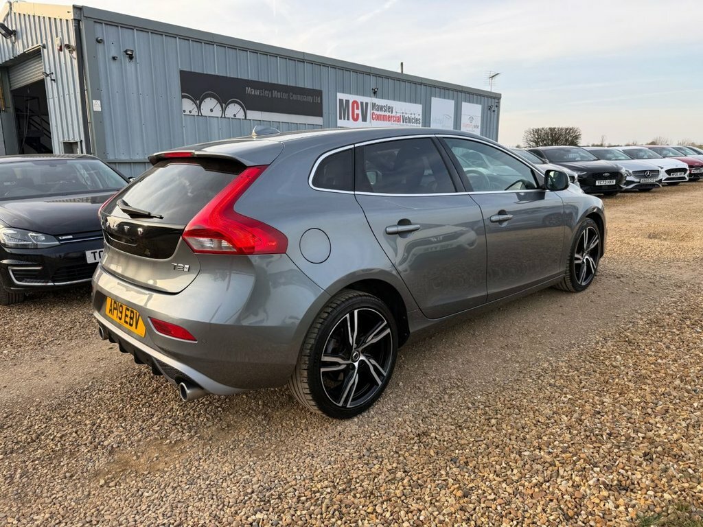 Volvo V40 1.5L R-design Edition AP19EBV Grey #3