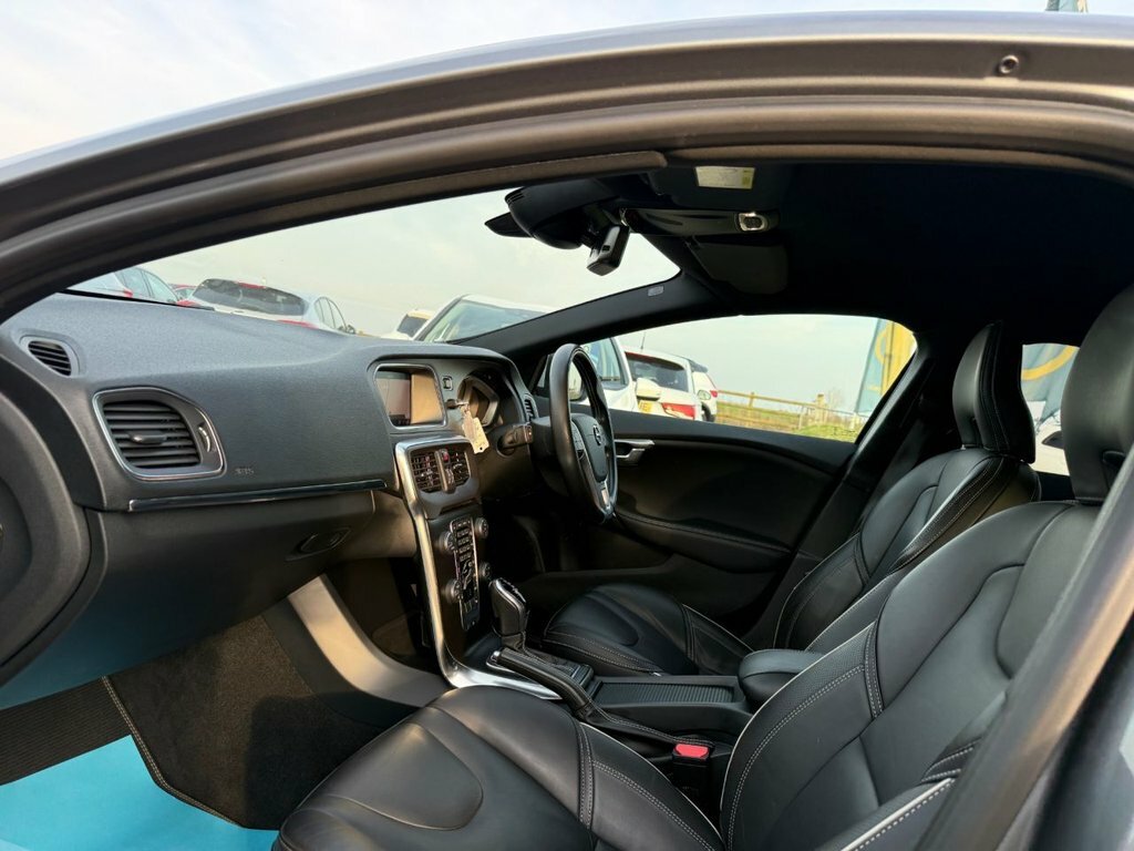 Volvo V40 1.5L R-design Edition AP19EBV Grey #4
