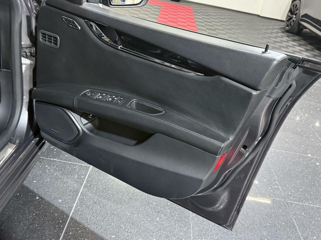 Maserati Quattroporte Dv6 Black #59
