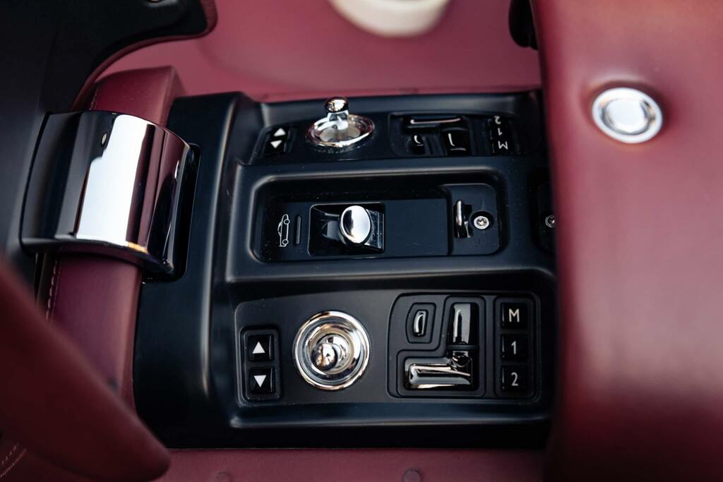 Rolls-Royce Phantom 6.7 V12drophead Coupe Euro 4 Silver #30