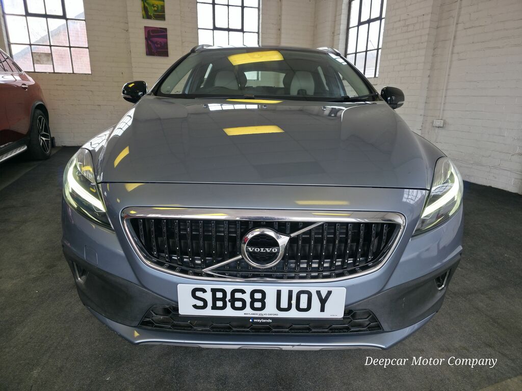 Volvo V40 Cross Country 1.5 T3 Gpf Pro SB68UOY Blue #2
