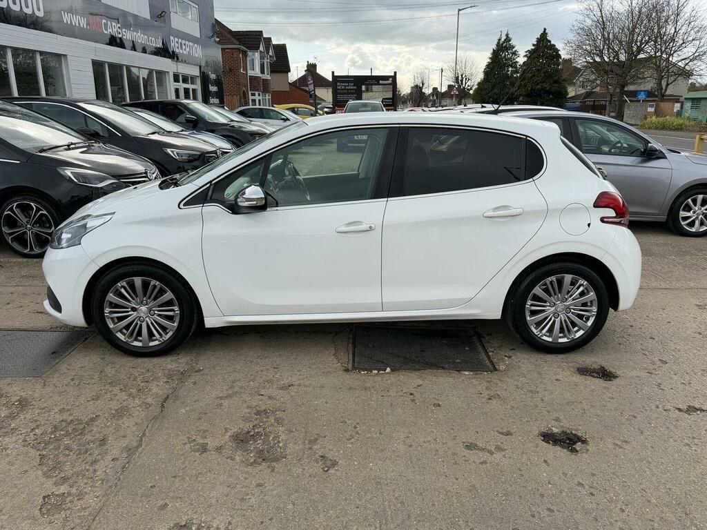 Peugeot 208 1.2 Puretech Allure Euro 6 Ss CU18LNW White #6