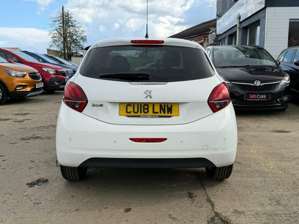 Peugeot 208 1.2 Puretech Allure Euro 6 Ss CU18LNW White #4