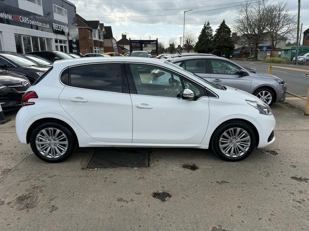 Peugeot 208 1.2 Puretech Allure Euro 6 Ss CU18LNW White #5