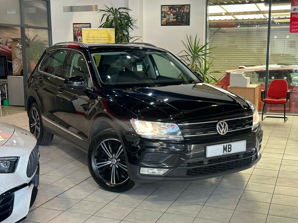 Volkswagen Tiguan Suv 2.0 Tdi Bluemotion Tech Se Navigation 201666 Black
