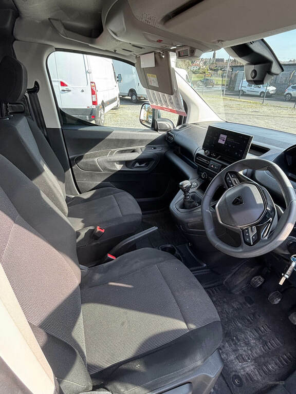 Peugeot Partner 1.5 Bluehdi 100 Professional Van MH24WGY White #6