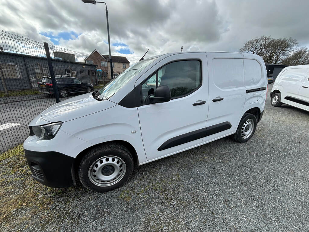 Peugeot Partner 1000 1.5 Bluehdi 100 Professional Premium Van MD23UGL White #2