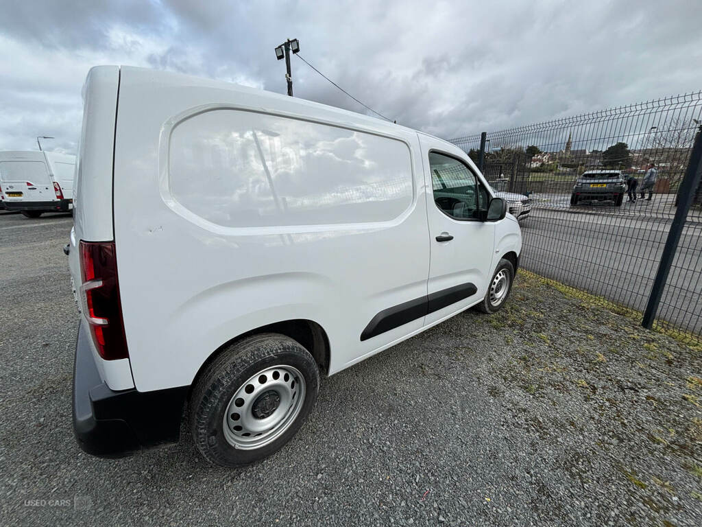 Peugeot Partner 1000 1.5 Bluehdi 100 Professional Premium Van MD23UGL White #3