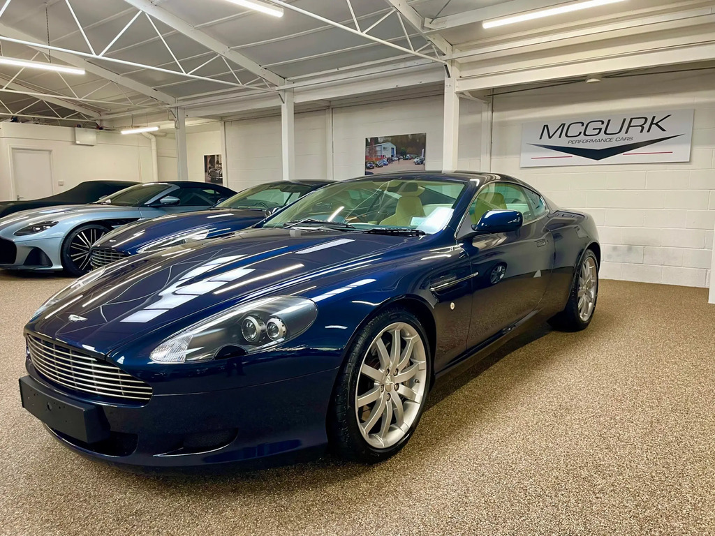 Aston Martin DB9  