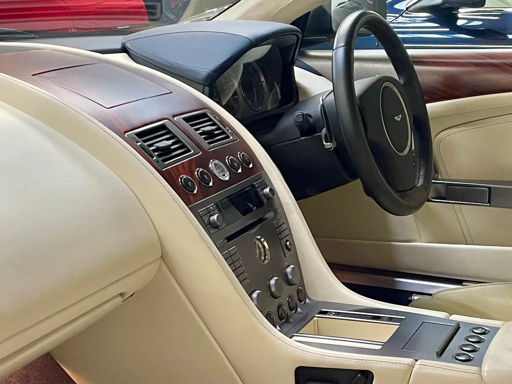 Aston Martin DB9 Coupe 5.9 V12 Silver #12