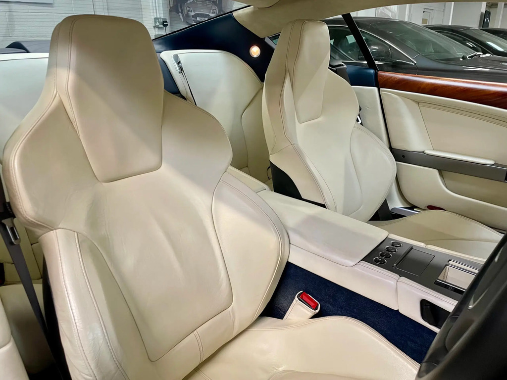 Aston Martin DB9 Coupe 5.9 V12 Silver #10
