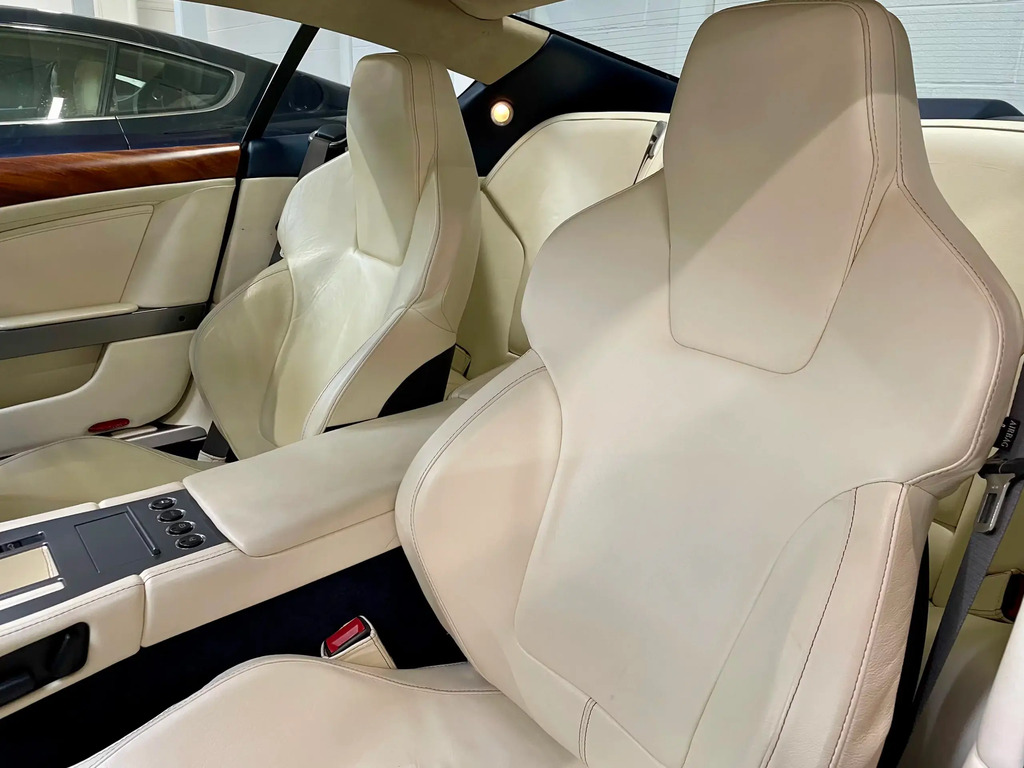 Aston Martin DB9 Coupe 5.9 V12 Silver #14