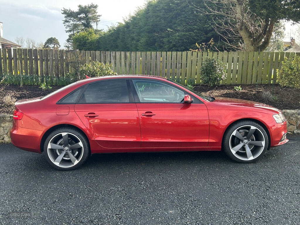Audi A4 2.0 Tdi 143 Se Technik Multitronic Red #2