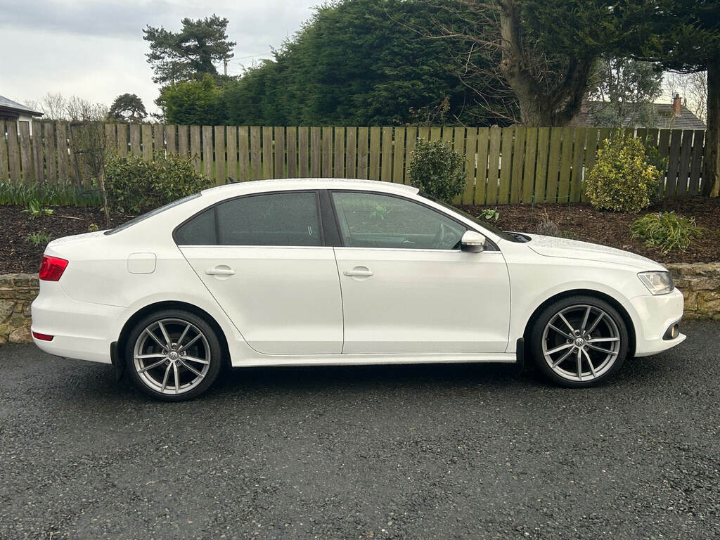 Volkswagen Jetta 2.0 Tdi Cr 140 Sport White #2