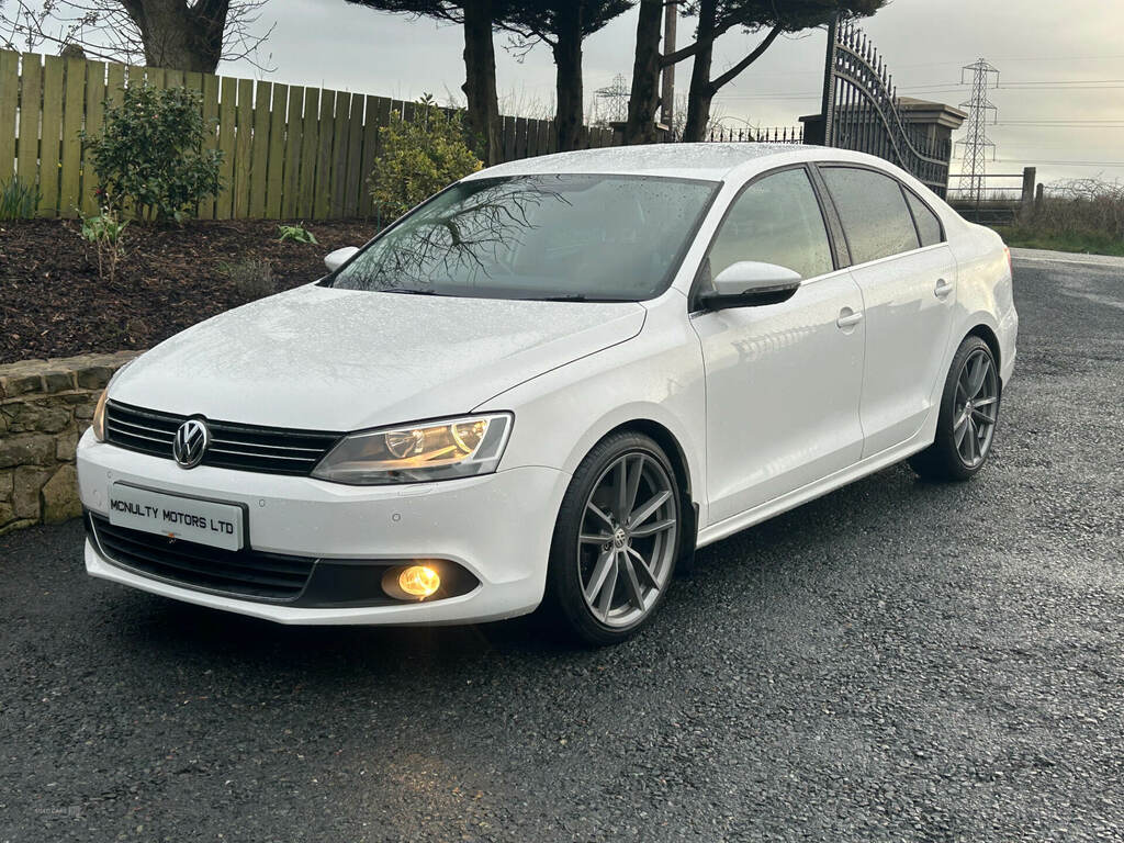 Volkswagen Jetta 2.0 Tdi Cr 140 Sport White #4