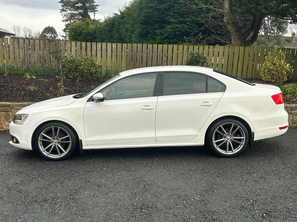 Volkswagen Jetta 2.0 Tdi Cr 140 Sport White #5