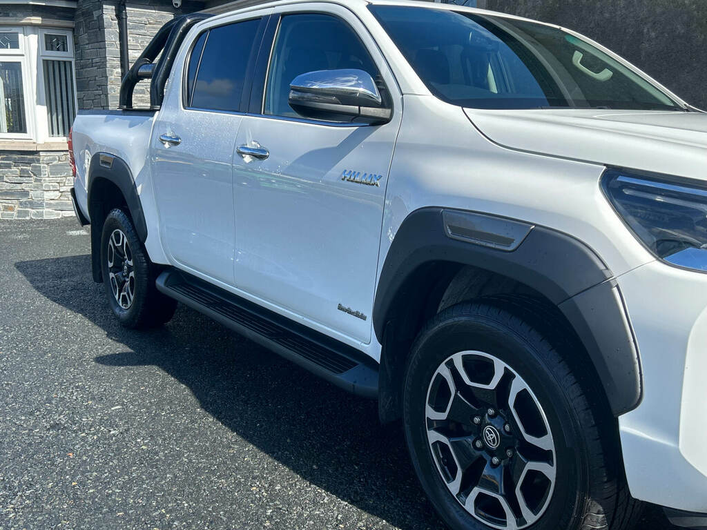 Toyota HILUX D Cab Pick Up 2.4 D-4d VE22XVR White #5
