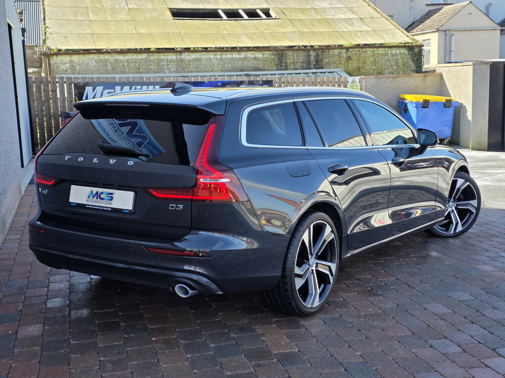 Volvo V60 Momentum D3 KS19DZE  #3