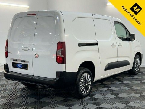 Vauxhall Combo 1.5 Turbo D White #3