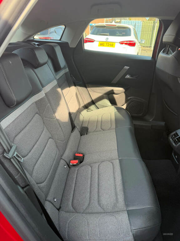 Citroen C4 1.2 Puretech 130 Sense Plus AVZ8062 Red #6