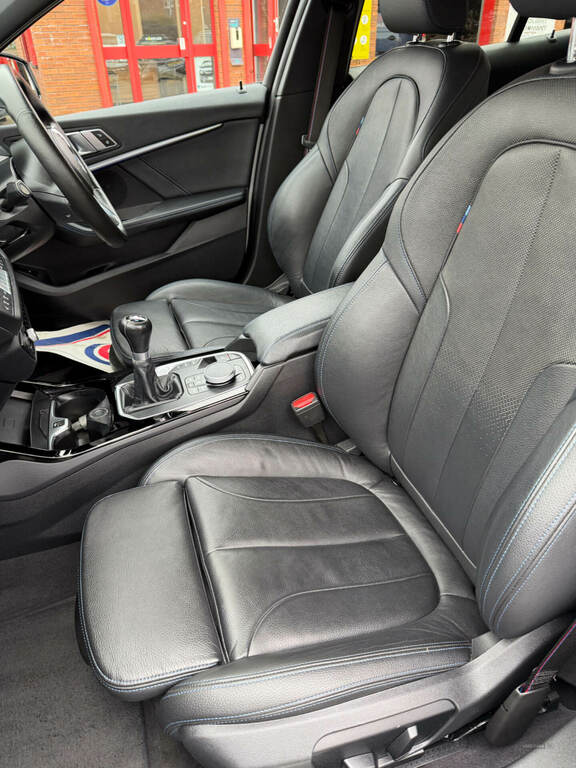 BMW 1 Series 116D M Sport T27AYX White #4