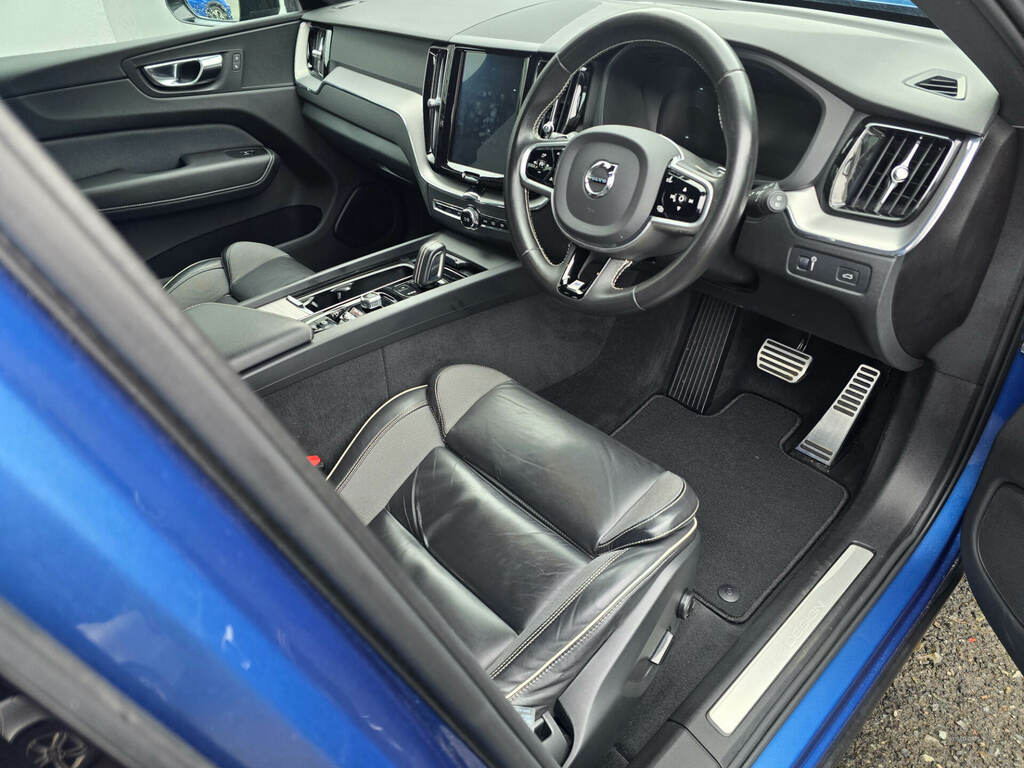 Volvo XC60 2.0 B4d R Design Awd Geartronic MA20KKU Blue #4