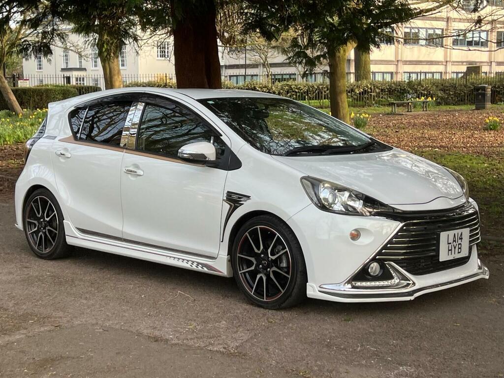 Toyota Aqua Hatchback 201515 White #6