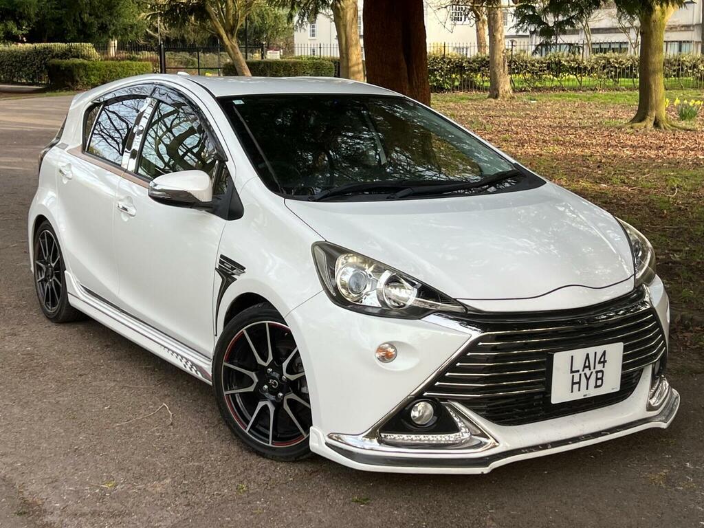 Toyota Aqua Hatchback 201515 White