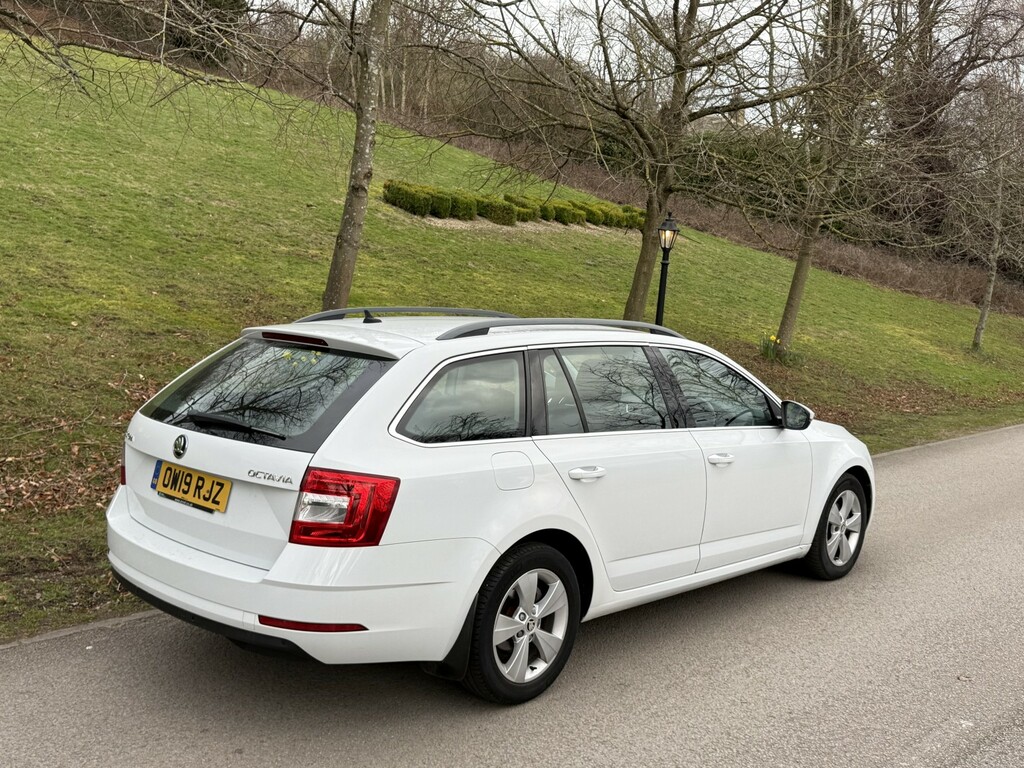 Skoda Octavia Estate 1.6 Tdi Se Technology 201919 OW19RJZ White #3