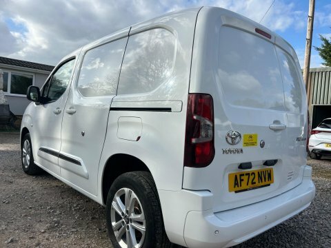 Toyota Proace City 1.5 Bluehdi Design AF72NVW White #3