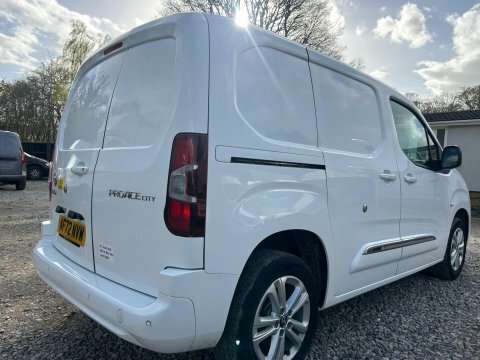 Toyota Proace City 1.5 Bluehdi Design AF72NVW White #5