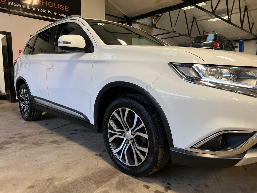 Mitsubishi Outlander Suv 2.2 Di-d 3 4Wd Euro 6 Ss 201767 White #6