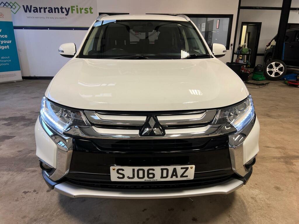 Mitsubishi Outlander Suv 2.2 Di-d 3 4Wd Euro 6 Ss 201767 White #2