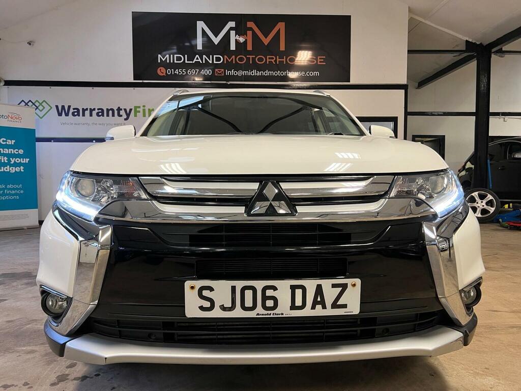 Mitsubishi Outlander Suv 2.2 Di-d 3 4Wd Euro 6 Ss 201767 White #3