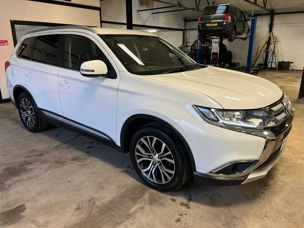 Mitsubishi Outlander Suv 2.2 Di-d 3 4Wd Euro 6 Ss 201767 White #4