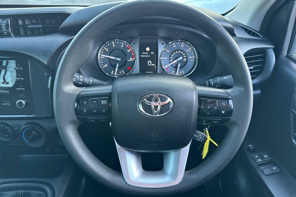 Toyota HILUX Active Pick Up 2.4 D-4d Black #6