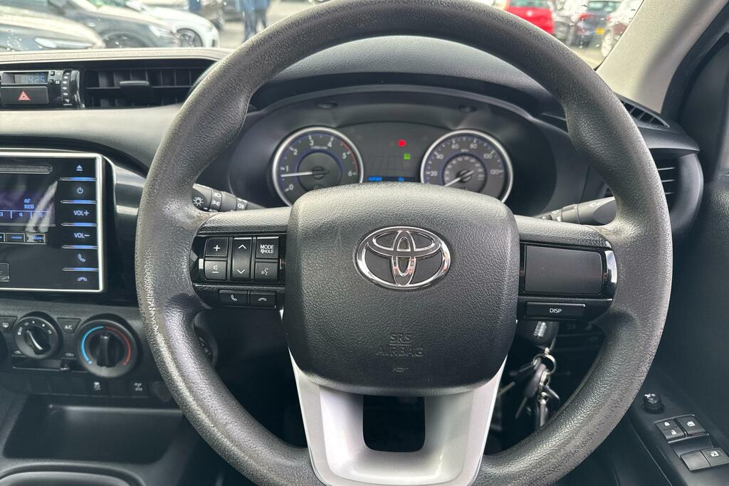 Toyota HILUX Active Pick Up 2.4 D-4d NX20ZZF White #6