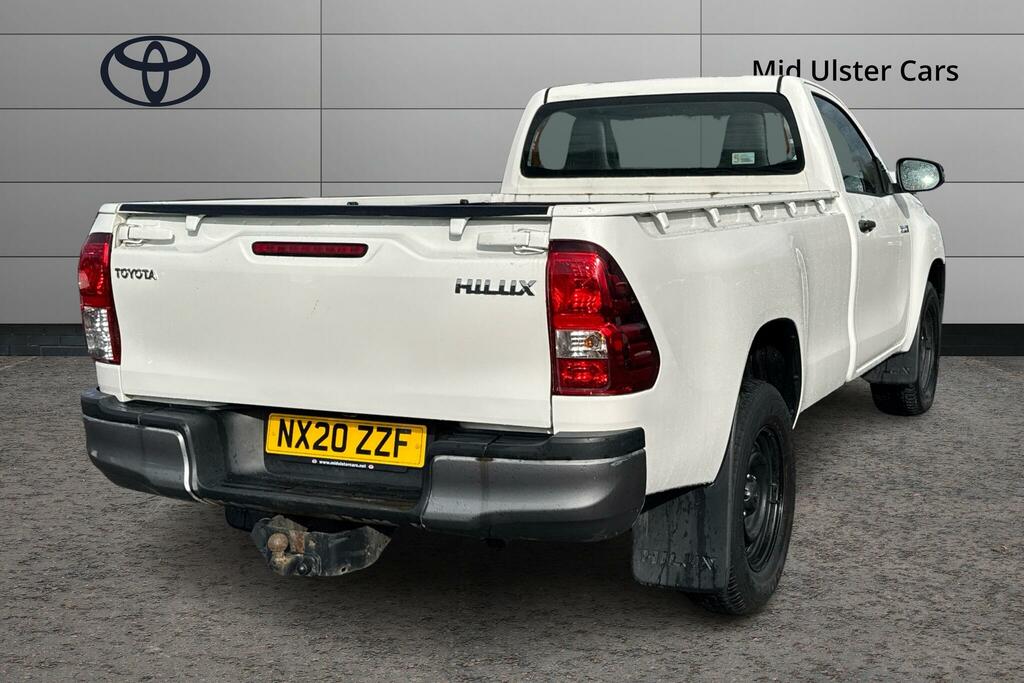 Toyota HILUX Active Pick Up 2.4 D-4d NX20ZZF White #2