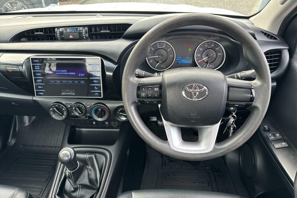 Toyota HILUX Active Pick Up 2.4 D-4d NX20ZZF White #5