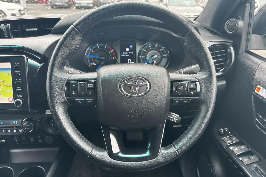 Toyota HILUX Invincible X Dcab Pick Up 2.8 D-4d Silver #6