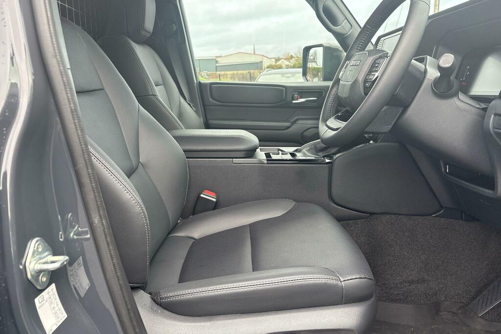 Toyota Land Cruiser 2.8D 205 Commercial GY25AZP Grey #6
