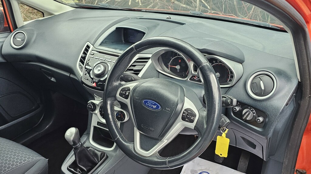 Ford Fiesta 1.4 Titanium ML61FLB Red #5