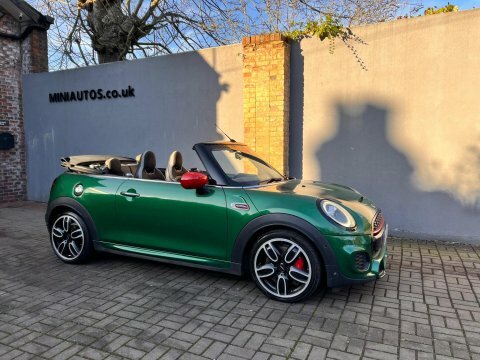 Mini Convertible 2.0 John Cooper Green