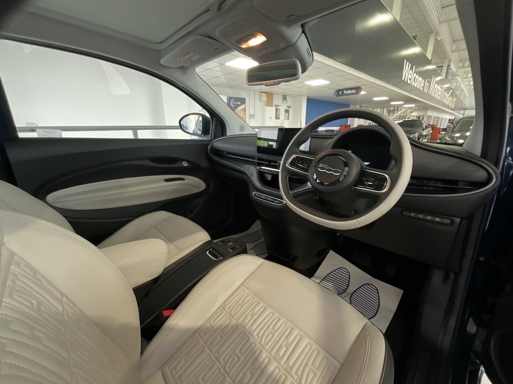 Fiat 500E La Prima VX73KCO Green #6