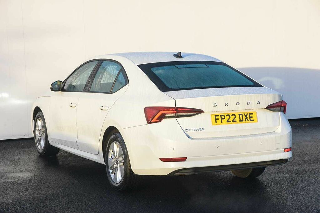 Skoda Octavia 1.0 Tsi Se Technology FP22DXE White #3