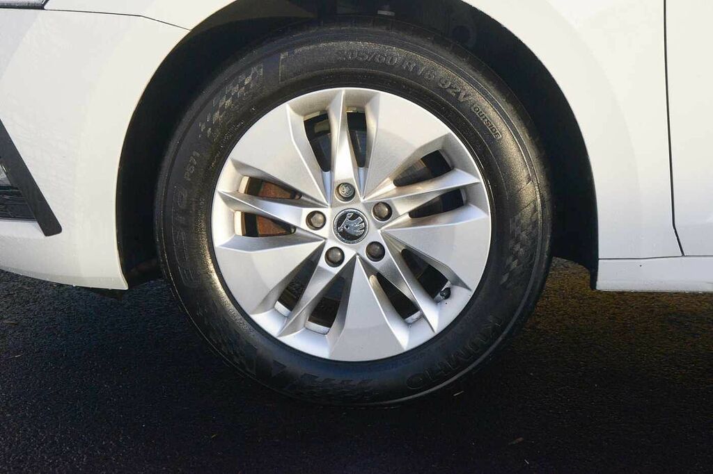 Skoda Octavia 1.0 Tsi Se Technology FP22DXE White #5