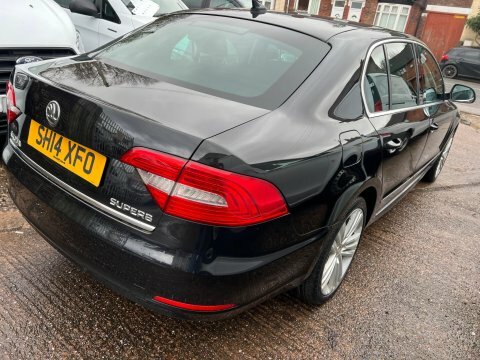 Skoda Superb 2.0 Tdi Elegance Black #2