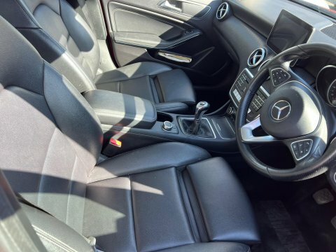 Mercedes-Benz A Class 1.5 A180d Sport SR17CXV Red #4